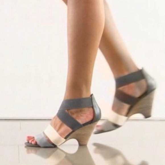 Steven by Steve Madden Camelya Gray Wedge - Picture 3 of 5